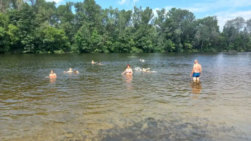 У річці Ворскла на двох пляжах Полтави зафіксували перевищення кишкової палички: де купатись небезпечно