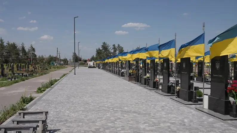 У Затуриному поблизу Полтави військове кладовище огородять бетонним парканом: думки родин і громади